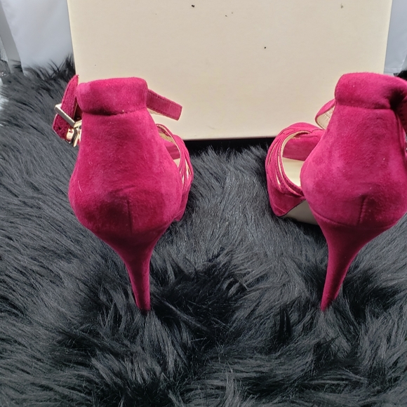 BCBGENERATION SUEDE HEELS - Picture 5 of 6